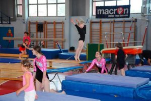 Gimnasticna-akademija-osnovna-sola-III-Murska-Sobota-2012-08 Gimnastična akademija na osnovni šoli III v Murski Soboti 2012